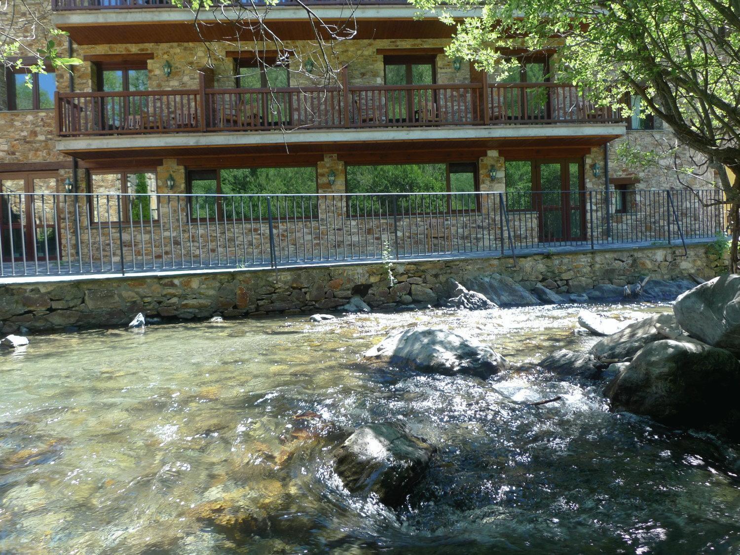 Hotel & SPA Niunit El Serrat Exterior foto
